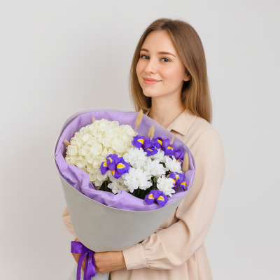 Букет с гортензией и ирисами N 84696