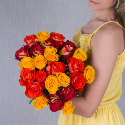 Букет из 25 Желто-оранжевых роз Эквадор 40 см 7310-ЖОр Букет из 25 Желто-оранжевых роз Эквадор 40 см 7310-ЖОр
